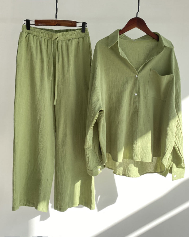 Ensemble deux pièces avec pantalon chemise de couleur unie