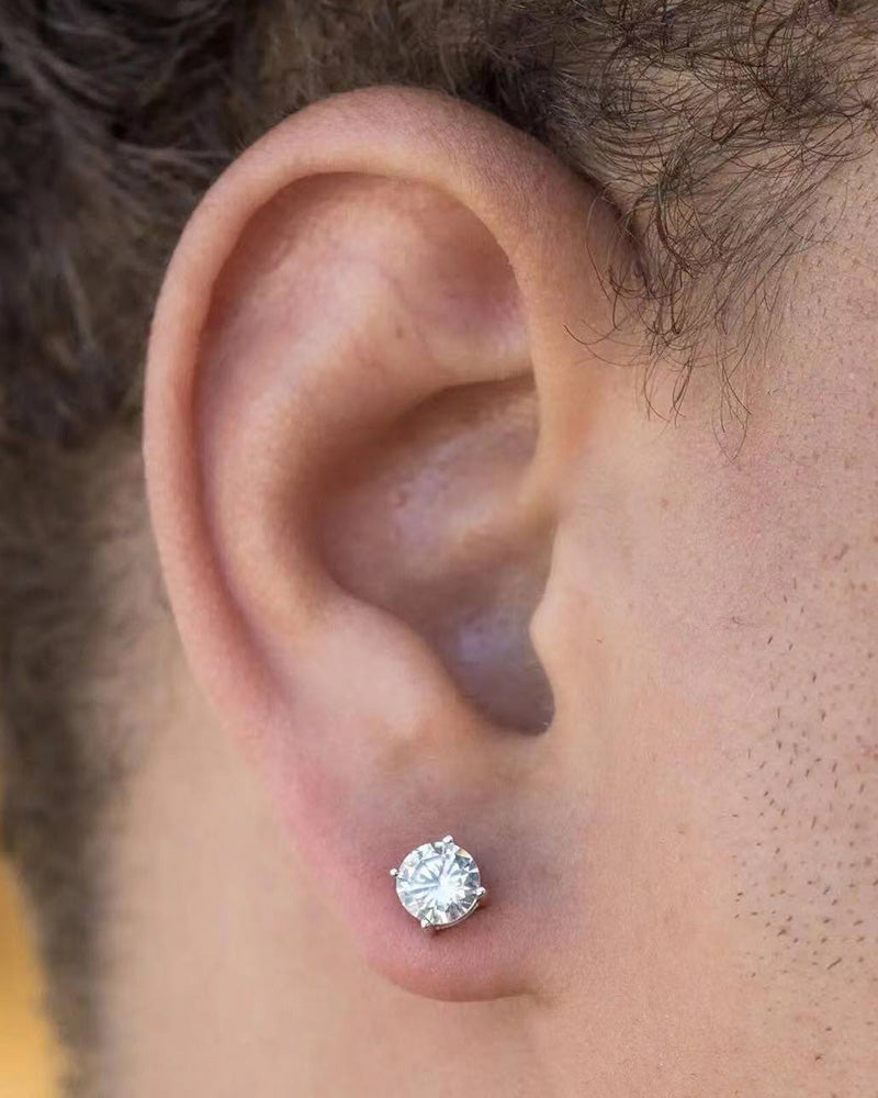 Boucles d'oreilles à tige rondes classiques en zircon